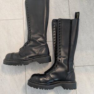 Tredair 20 eyelets leather boots UK4